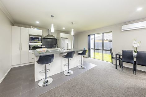 Photo of property in 10 Patu Way, Patumahoe, Pukekohe, 2679