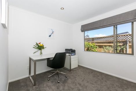 Photo of property in 4 West Place, Greenmeadows, Napier, 4112