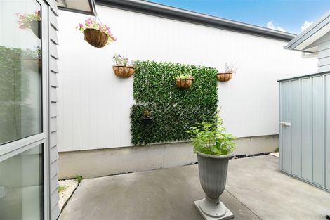 Photo of property in 1 Honour Road, Papakura, 2110