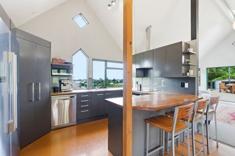 Photo of property in 8 Wairere Road, Bastia Hill, Whanganui, 4500