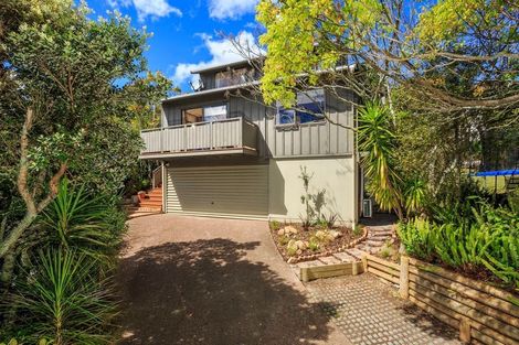 Photo of property in 20 Kallista Place, Browns Bay, Auckland, 0630