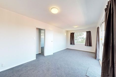 Photo of property in 21 Akaroa Drive, Maupuia, Wellington, 6022