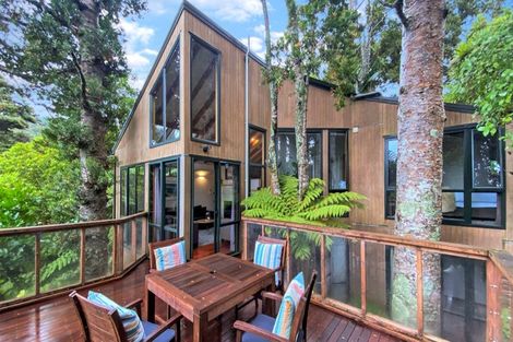 Photo of property in 31 York Road, Titirangi, Auckland, 0604