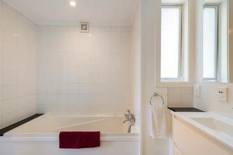 Photo of property in 146a The Esplanade, Houghton Bay, Wellington, 6023