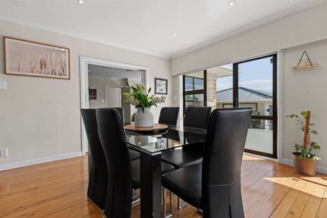 Photo of property in 10 Coronation Avenue, Pukekohe, 2120