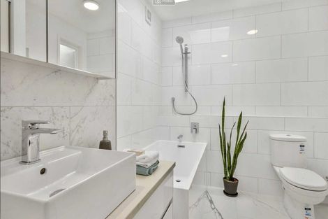 Photo of property in 3/68 Braemar Road, Castor Bay, Auckland, 0620