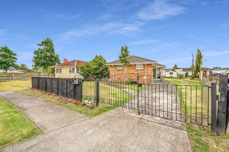 Photo of property in 5 Corsair Crescent, Mangere, Auckland, 2022