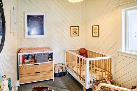 Photo of property in 230a Sutherland Road, Lyall Bay, Wellington, 6022