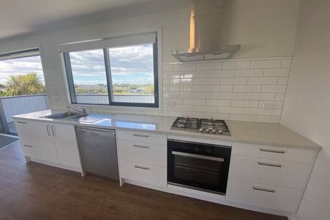 Photo of property in 115 Queens Road, Waikanae Beach, Waikanae, 5036