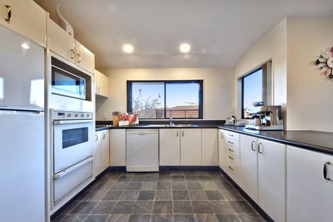 Photo of property in 11a Avonleigh Road, Green Bay, Auckland, 0604