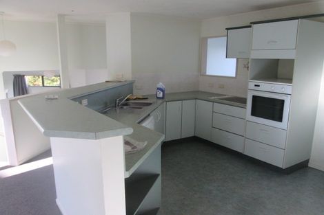 Photo of property in 12a Kiteroa Terrace, Rothesay Bay, Auckland, 0630