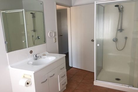 Photo of property in 1/13 John Jennings Drive, Oteha, Auckland, 0632