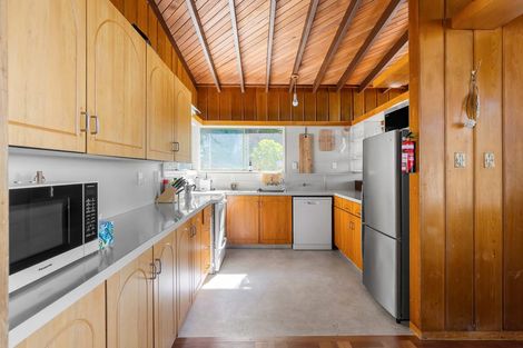 Photo of property in 846 Wily Terrace, Acacia Bay, Taupo, 3330