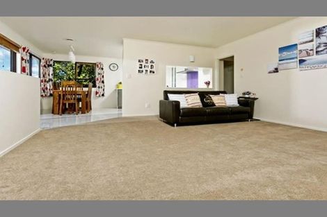 Photo of property in 33 Sequoia Place, Sunnynook, Auckland, 0620