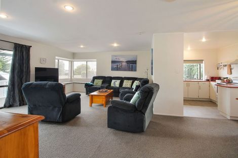 Photo of property in 4 Seaway Road, Clarks Beach, 2122