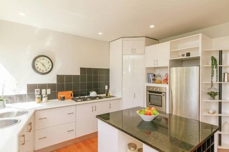 Photo of property in 18 London Road, Korokoro, Lower Hutt, 5012