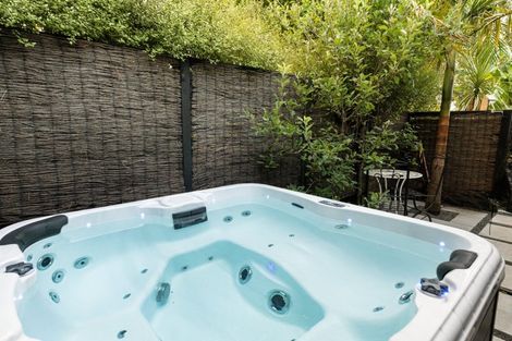 Photo of property in 8 Caldera Close, Pyes Pa, Tauranga, 3112