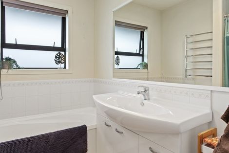 Photo of property in 4 Panckhurst Drive, Woodend, 7610