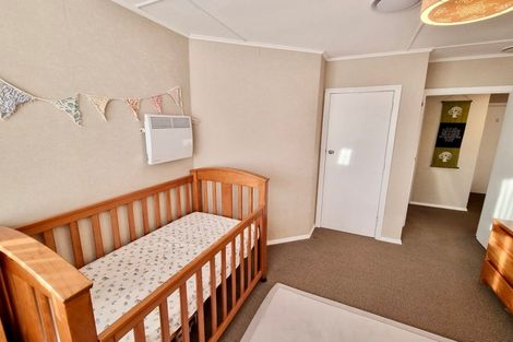 Photo of property in 146 George Street, Stokes Valley, Lower Hutt, 5019