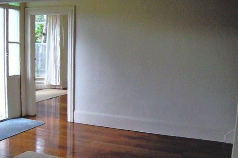 Photo of property in 98 Rolleston Street, Mount Cook, Wellington, 6021