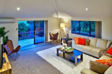 Photo of property in 11a Avonleigh Road, Green Bay, Auckland, 0604