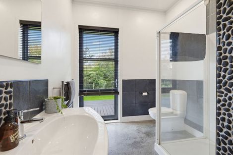 Photo of property in 334 Aokautere Drive, Aokautere, Palmerston North, 4471