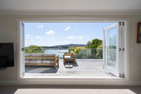 Photo of property in 29 Seaview Road, Paremata, Porirua, 5024