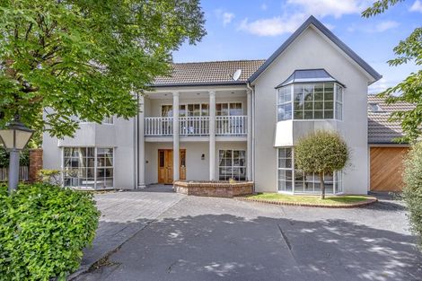 Photo of property in 25 Brockhall Lane, Avonhead, Christchurch, 8042