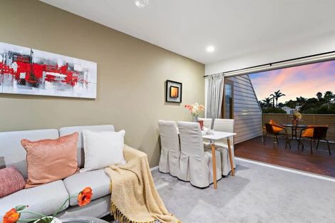 Photo of property in 3/17 Pannill Place, Oteha, Auckland, 0632