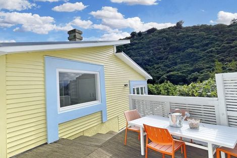 Photo of property in 15a Onslow Road, Khandallah, Wellington, 6035