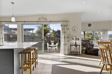 Photo of property in 718 Acacia Bay Road, Acacia Bay, Taupo, 3330