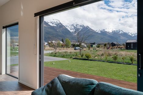 Photo of property in 11 Old Dairy Close, Glenorchy, 9372