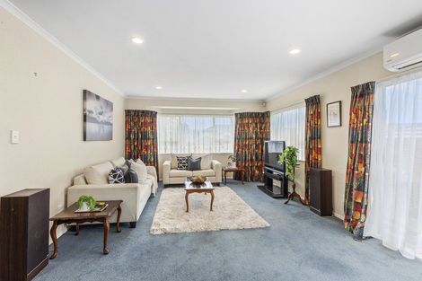 Photo of property in 139 Woodman Drive, Tawa, Wellington, 5028