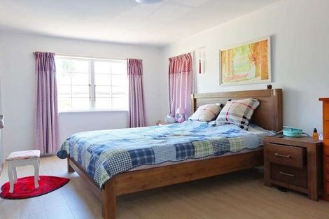 Photo of property in 14 Porter Avenue, Te Atatu South, Auckland, 0610