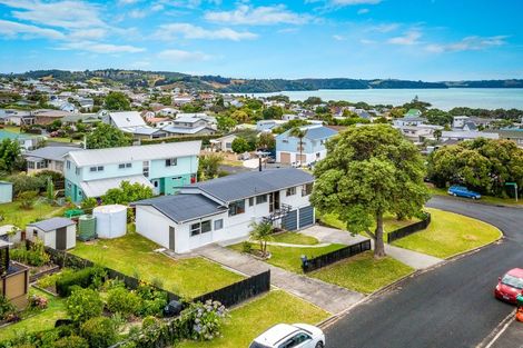 Photo of property in 3 Kauri Crescent, Snells Beach, 0920