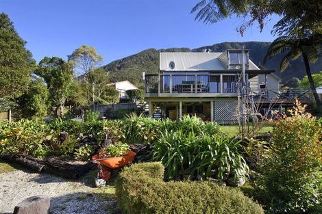 Photo of property in 3188 Archers Road, Tennyson Inlet, Rai Valley, 7195