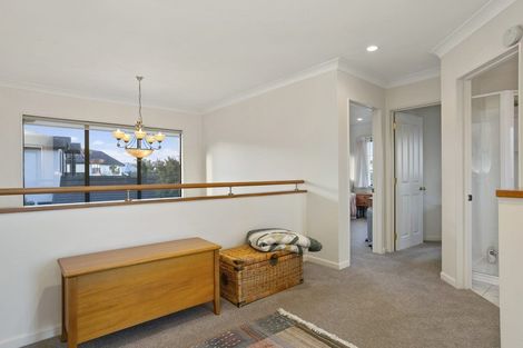 Photo of property in 8 Waimanu Bay Drive, Te Atatu Peninsula, Auckland, 0610
