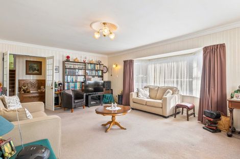 Photo of property in 64 Highbury Drive, Levin, 5510