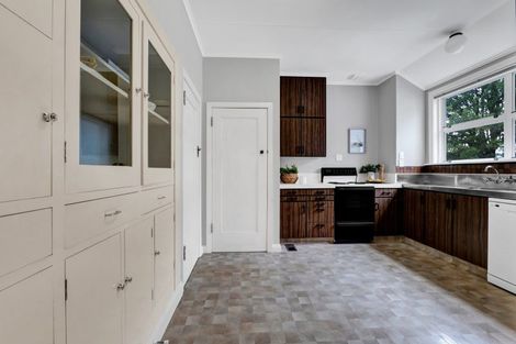 Photo of property in 16 Glen Almond Street, New Plymouth, 4310