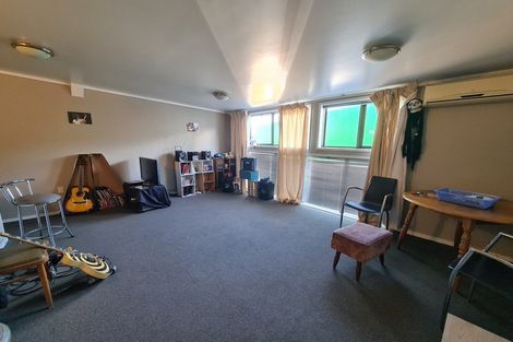 Photo of property in 2/251 Lincoln Road, Henderson, Auckland, 0610