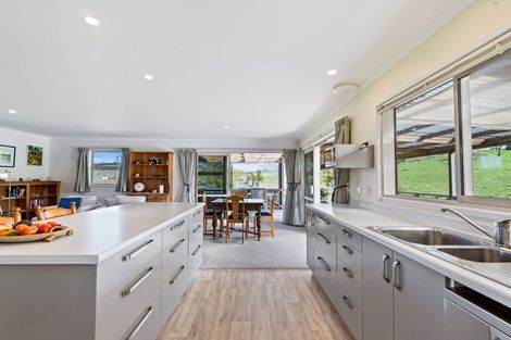 Photo of property in 46 Franklin Road, Paparoa, 0571