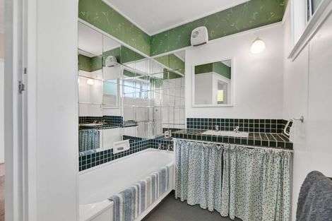 Photo of property in 75c Govett Avenue, Frankleigh Park, New Plymouth, 4310