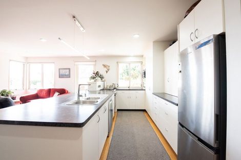 Photo of property in 75 Kent Street, Picton, 7220