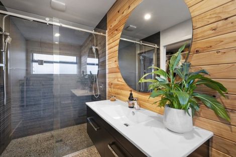 Photo of property in 42 Botanical Heights Drive, Waipahihi, Taupo, 3330