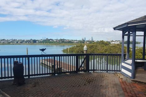 Photo of property in 51 Ngataringa Road, Devonport, Auckland, 0624