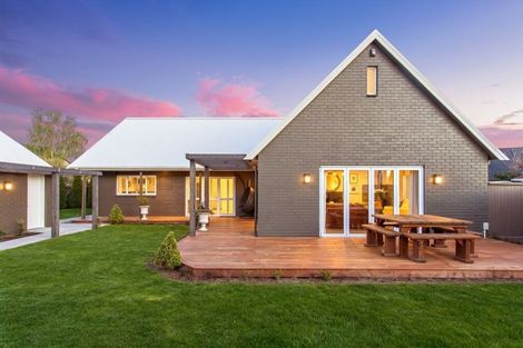 Photo of property in 106 Regency Crescent, Redwood, Christchurch, 8051