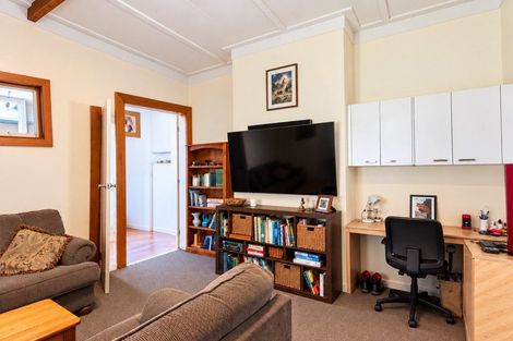 Photo of property in 69 Gladstone Street, Hawera, 4610
