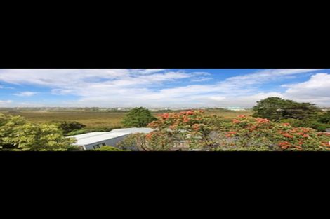 Photo of property in 1/18 Edgerton Road, Te Atatu Peninsula, Auckland, 0610