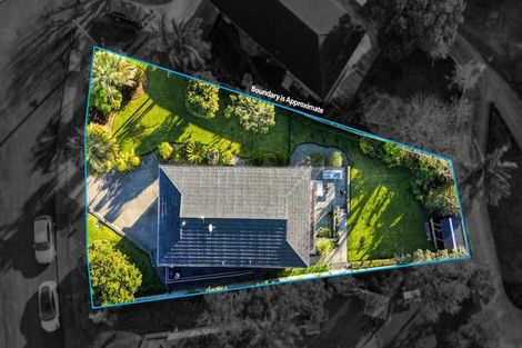 Photo of property in 5 Liston Crescent, Cockle Bay, Auckland, 2014