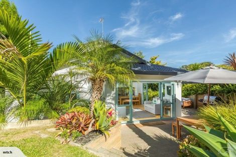 Photo of property in 1/39 Seaton Road, Murrays Bay, Auckland, 0630